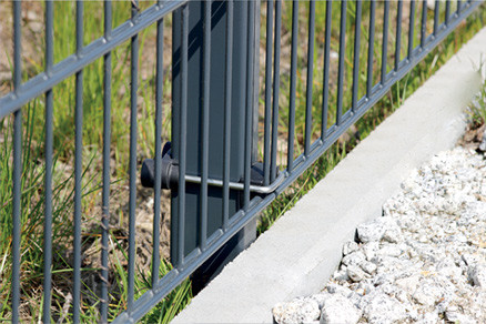 Rögzítő kengyel 40x40mm-es. Kiszerelés: 10 db